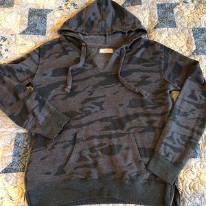 Women’s Hoodie Camo Med
